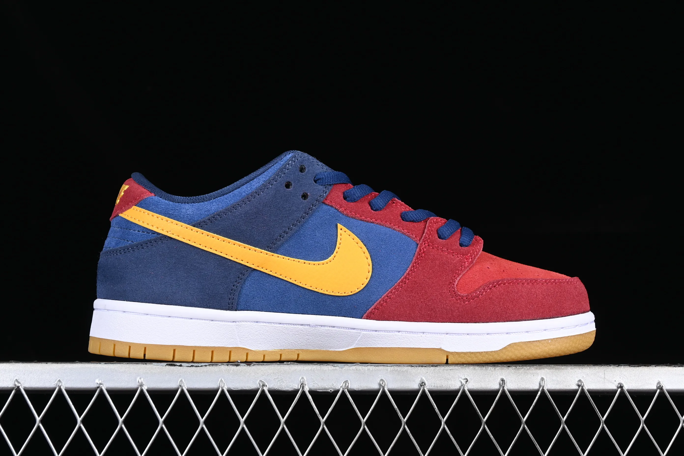 All categories Nk SB Dunk series Nk SB Dunk Low low-top skate shoes K version Nk SB Dunk Low "Barcelona" Barcelona dress color Dunk series retro low-top skate shoes DJ0606-400